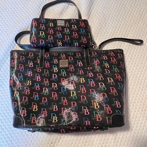 Dooney & Bourke Purse/wallet